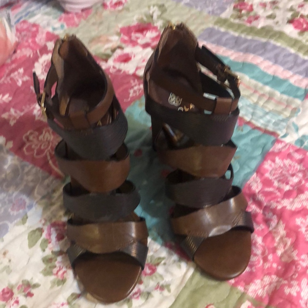 Idols strapped sandals with 4 inch wooden heel,zipper back,great arch support.